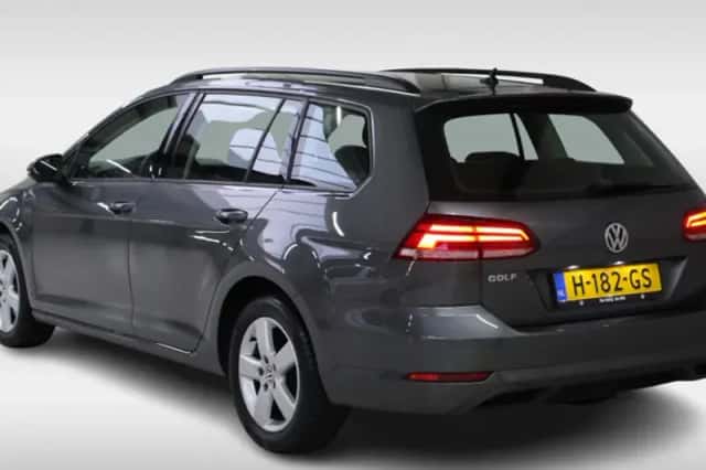 Volkswagen Golf (2020) thumbnail 4