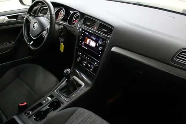 Volkswagen Golf (2020) thumbnail 6