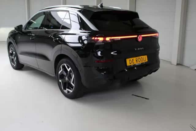 Volkswagen T-Roc (2025) thumbnail 3