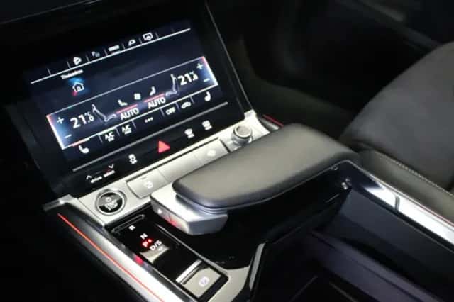 Audi Q8 e-tron (2023) thumbnail 24