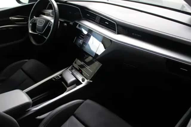 Audi Q8 e-tron (2023) thumbnail 9