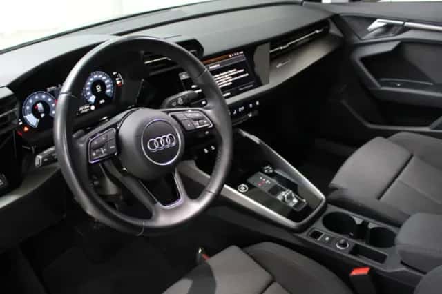 Audi A3 (2023) thumbnail 11
