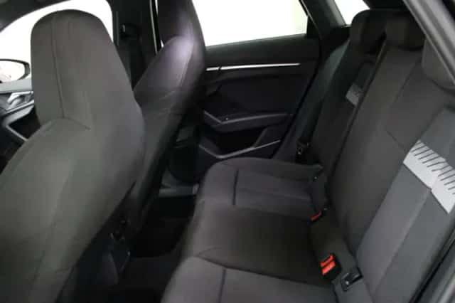 Audi A3 (2023) thumbnail 10