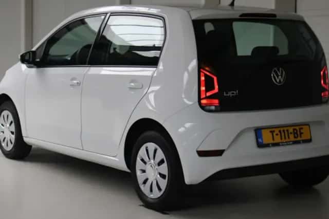 Volkswagen Up! (2023) thumbnail 4