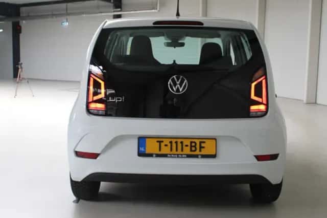 Volkswagen Up! (2023) thumbnail 5