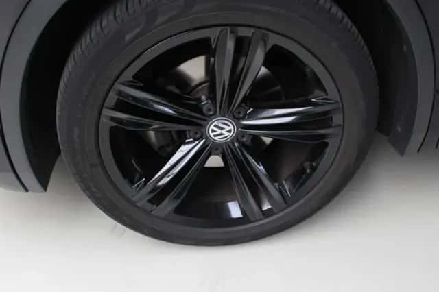 Volkswagen Tiguan (2019) thumbnail 4