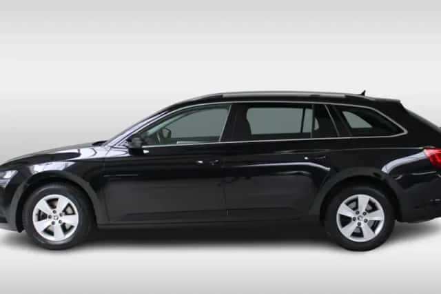 Škoda Superb (2023) thumbnail 3