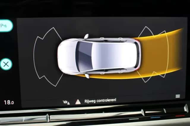 Volkswagen Golf (2021) thumbnail 12