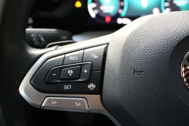 Volkswagen Golf (2021) thumbnail 21