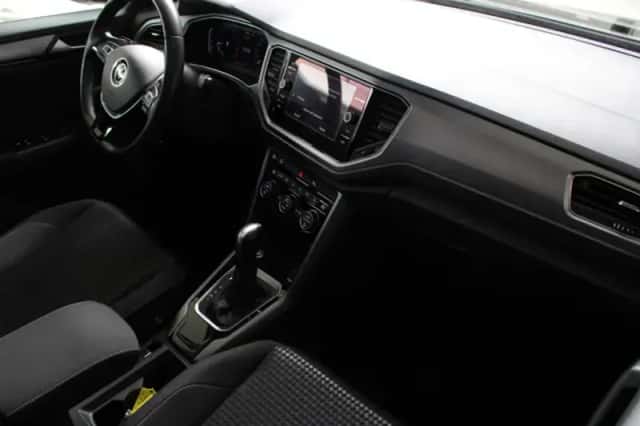Volkswagen T-Roc (2022) thumbnail 8