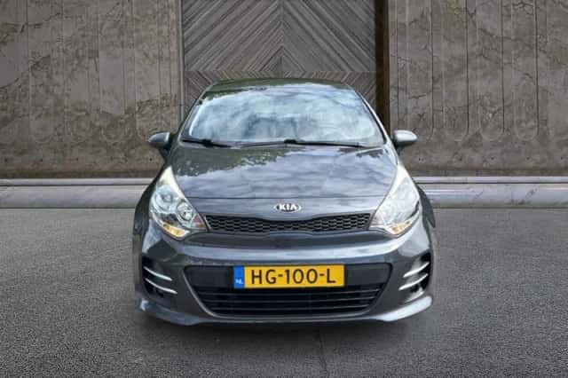 Kia Rio (2015) thumbnail 2