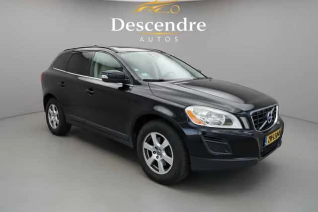 Volvo XC60 (2012) thumbnail 2