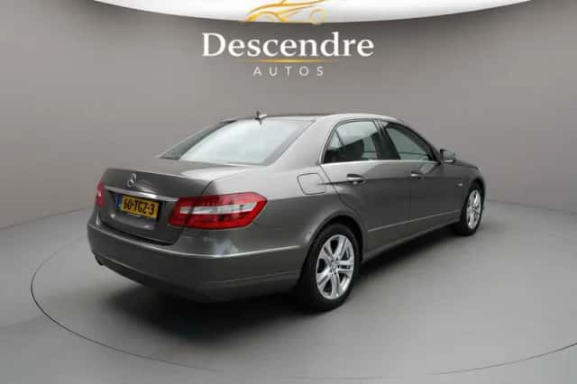 Mercedes-Benz E-Klasse (2012) thumbnail 3