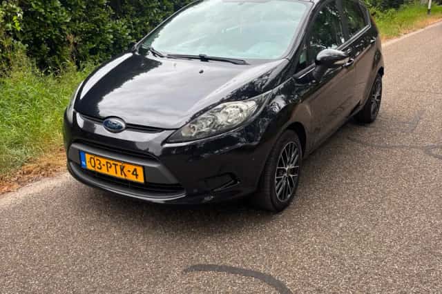 Ford Fiesta (2011) thumbnail 1