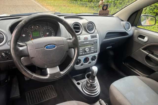Ford Fiesta (2007) thumbnail 6