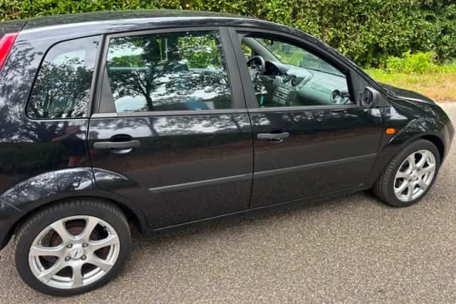 Ford Fiesta (2004) thumbnail 6