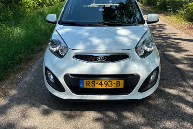 Kia Picanto (2012) thumbnail 2