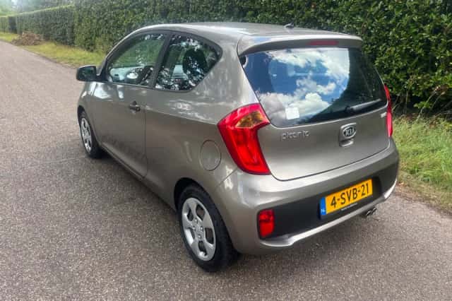 Kia Picanto (2013) thumbnail 2