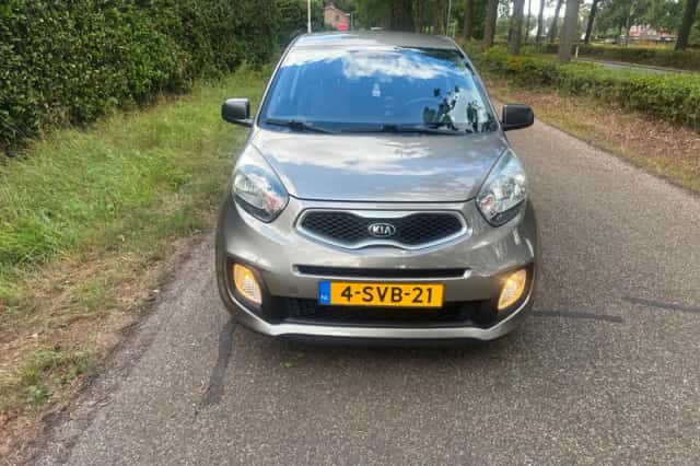 Kia Picanto (2013) thumbnail 3