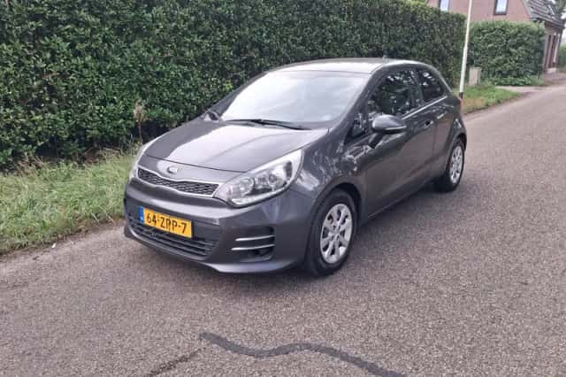 Kia Rio (2013) thumbnail 1