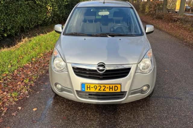 Opel Agila (2009) thumbnail 2