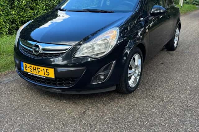 Opel Corsa (2013) thumbnail 1