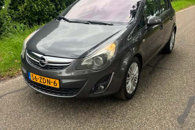 Opel Corsa (2012) thumbnail 1