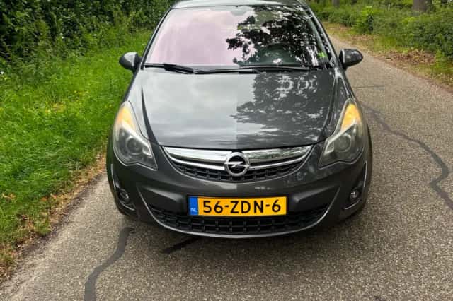 Opel Corsa (2012) thumbnail 2