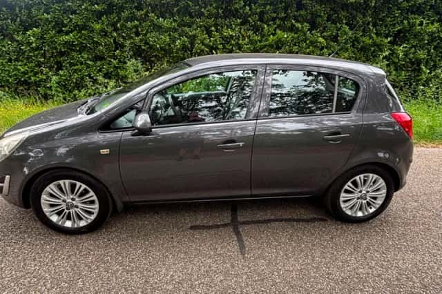 Opel Corsa (2012) thumbnail 3