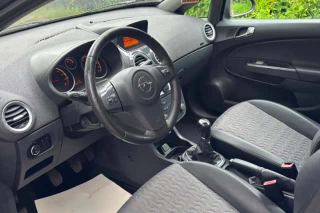 Opel Corsa (2012) thumbnail 5