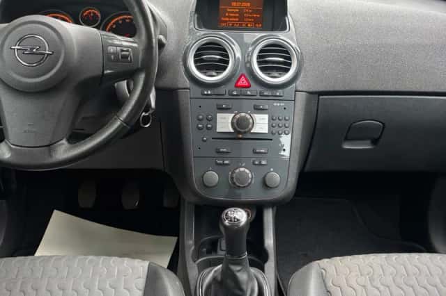 Opel Corsa (2012) thumbnail 6