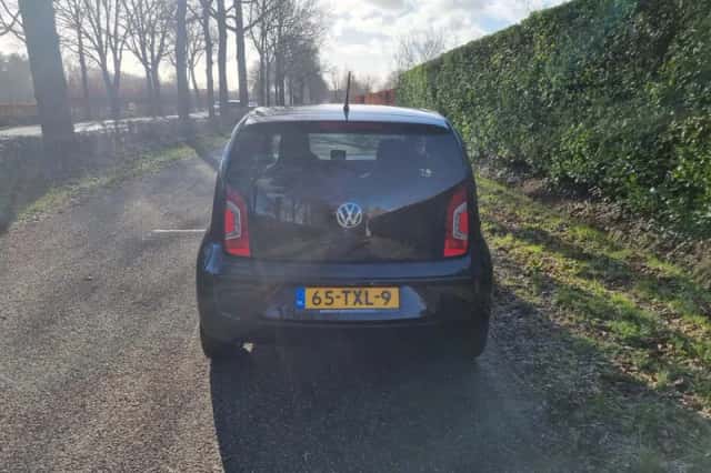 Volkswagen Up! (2012) thumbnail 2