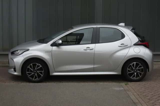 Toyota Yaris (2021) thumbnail 6