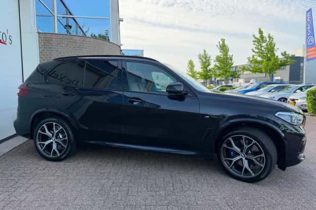 BMW X5 (2021) thumbnail 5