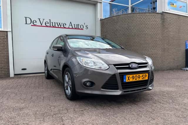 Ford Focus (2012) thumbnail 4