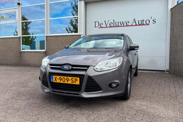 Ford Focus (2012) thumbnail 6