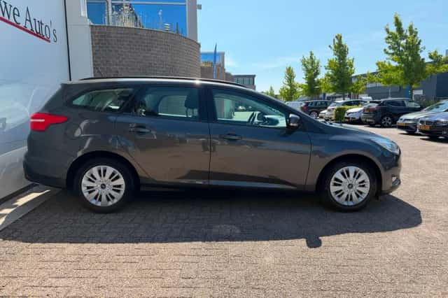 Ford Focus (2018) thumbnail 4