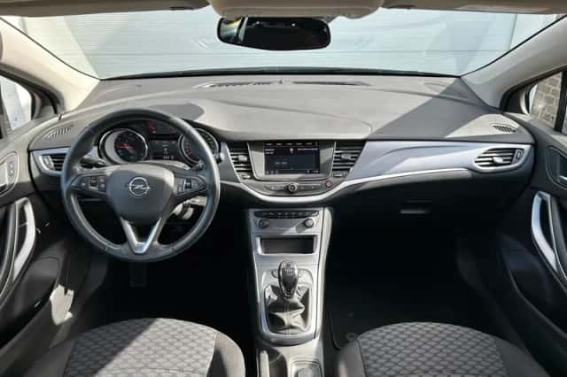 Opel Astra (2021) thumbnail 3