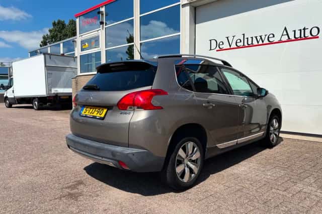 Peugeot 2008 (2014) thumbnail 2
