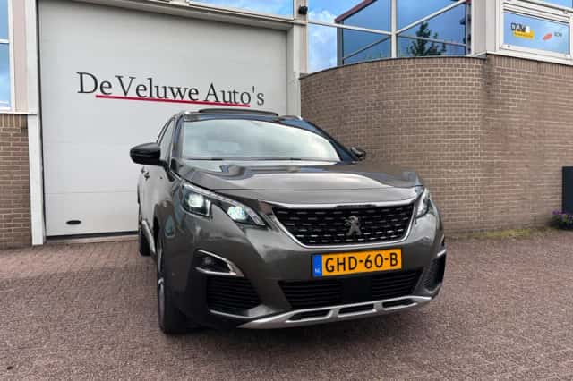 Peugeot 3008 (2016) thumbnail 4