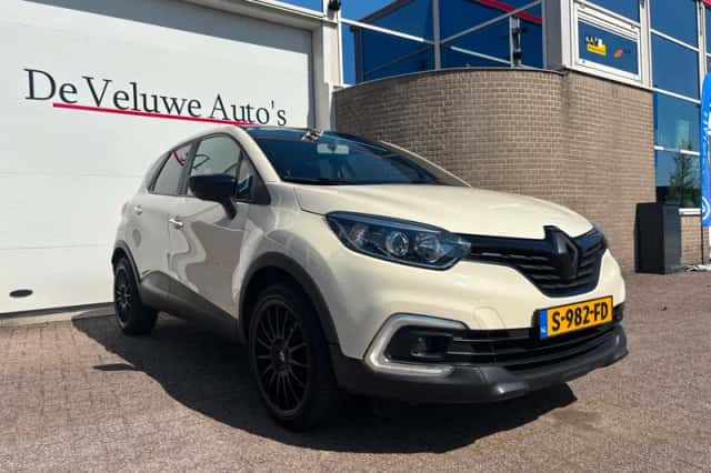 Renault Captur (2018) thumbnail 1
