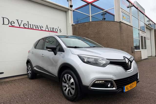 Renault Captur (2016) thumbnail 1