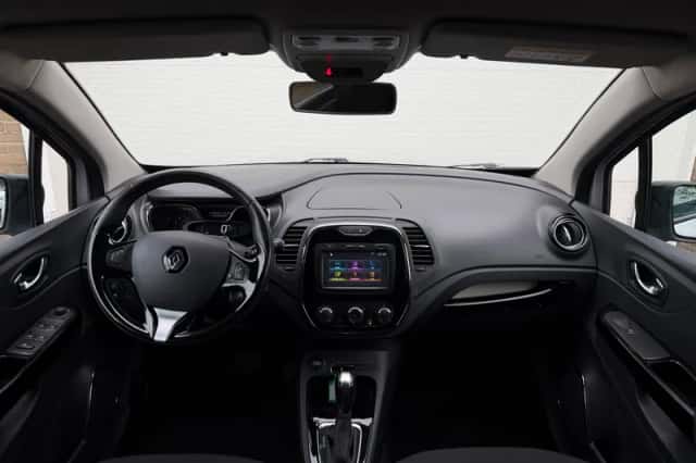 Renault Captur (2016) thumbnail 3