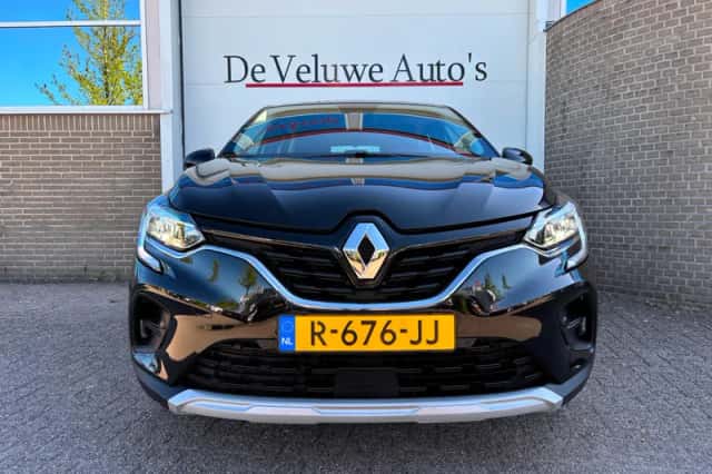 Renault Captur (2022) thumbnail 5