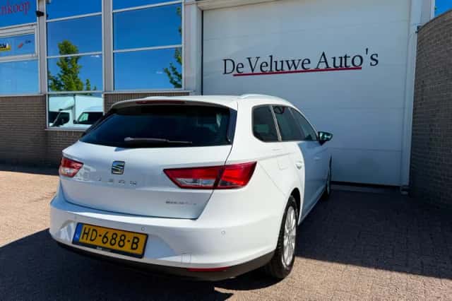 SEAT Leon (2015) thumbnail 2