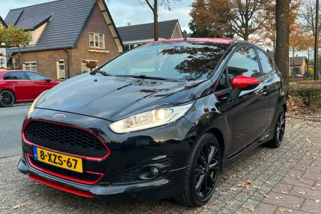 Ford Fiesta (2014) thumbnail 5