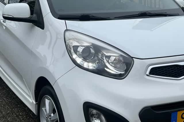 Kia Picanto (2014) thumbnail 6