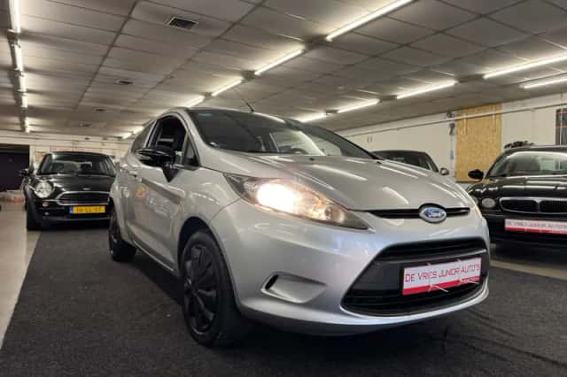 Ford Fiesta (2009) thumbnail 3