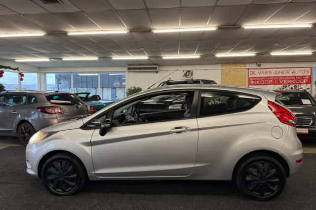 Ford Fiesta (2009) thumbnail 6