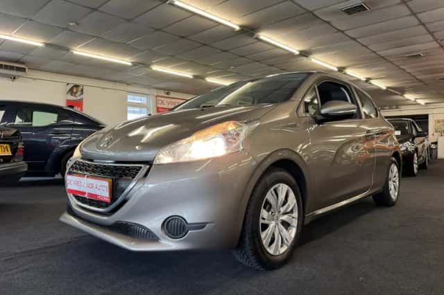 Peugeot 208 (2012) thumbnail 1